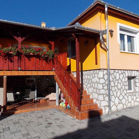 Szonja Apartman 艾格扎洛克 外观 照片